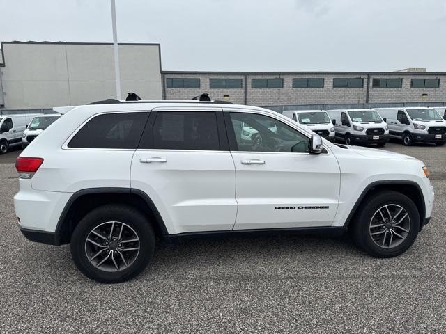 Photo of 2019 Bright White Clearcoat Jeep Grand Cherokee