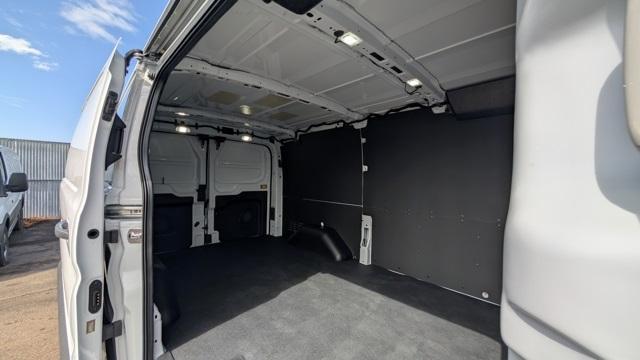 Photo of 2025 Oxford White Ford Transit-250