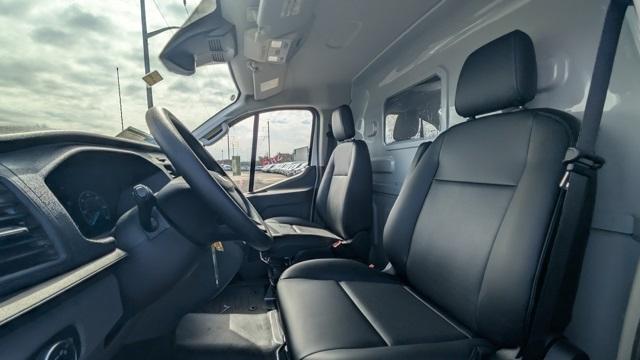 Photo of 2025 Oxford White Ford Transit-250