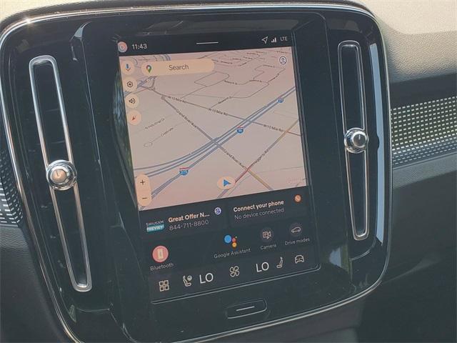 Photo of 2026 Crystal White Volvo XC40