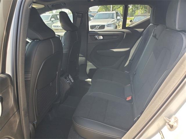 Photo of 2026 Crystal White Volvo XC40
