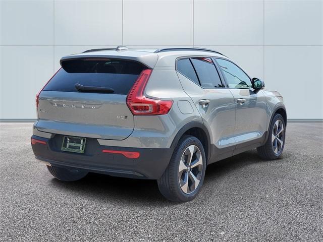 Photo of 2026 Metallic Volvo XC40