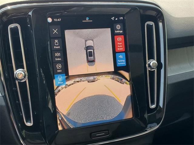 Photo of 2026 Metallic Volvo XC40