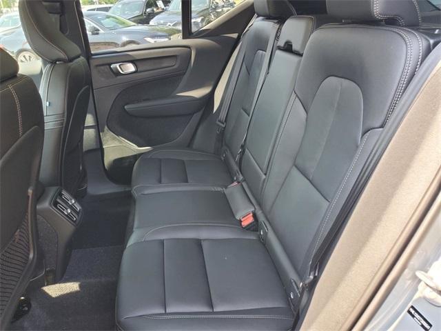 Photo of 2026 Metallic Volvo XC40