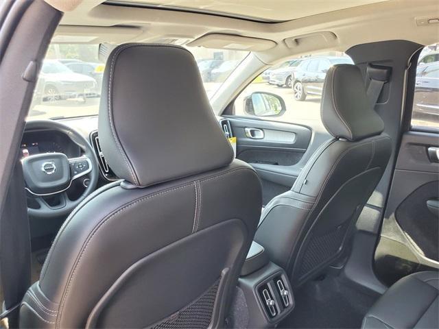 Photo of 2026 Metallic Volvo XC40