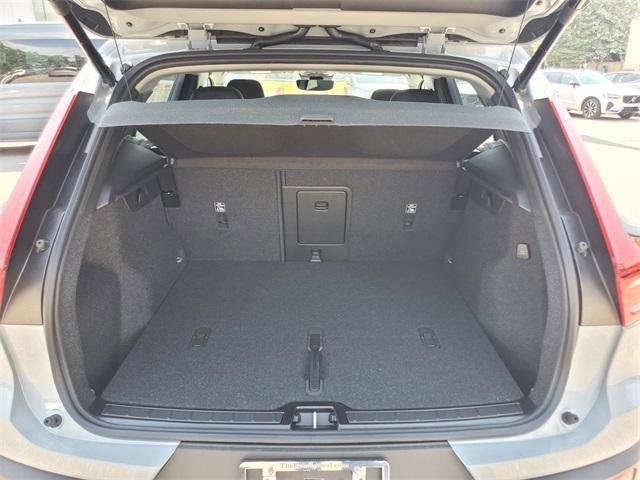Photo of 2026 Metallic Volvo XC40