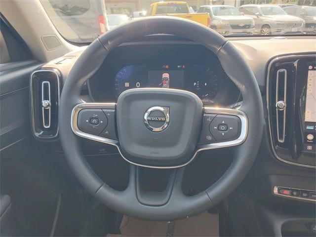 Photo of 2026 Metallic Volvo XC40
