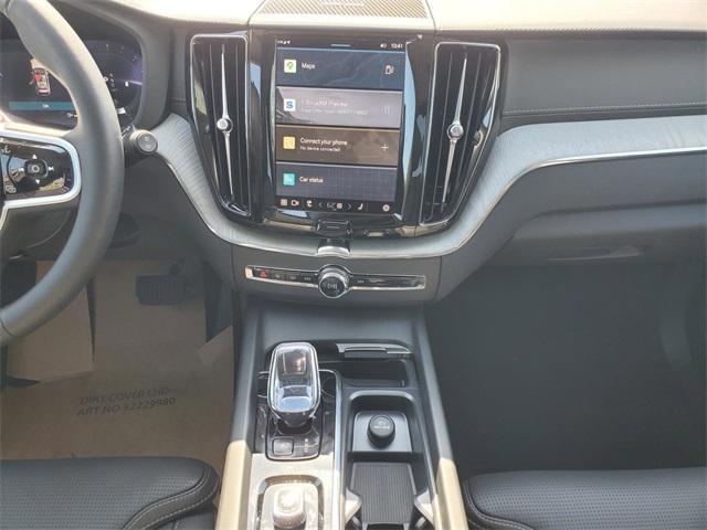 Photo of 2025 Onyx Black Metallic Volvo XC60