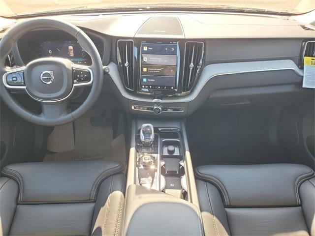Photo of 2025 Onyx Black Metallic Volvo XC60