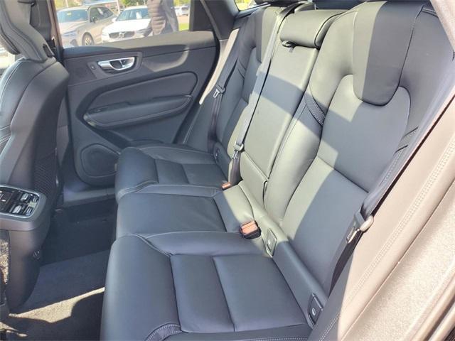Photo of 2025 Onyx Black Metallic Volvo XC60