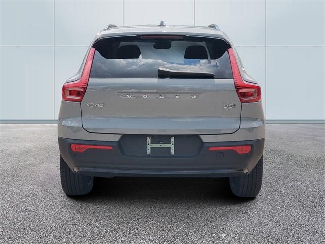 Photo of 2026 Metallic Volvo XC40