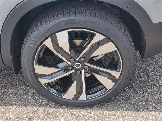 Photo of 2026 Metallic Volvo XC40