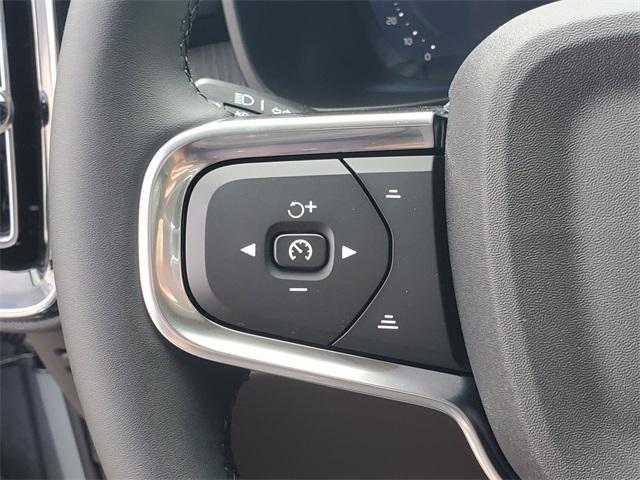Photo of 2026 Metallic Volvo XC40