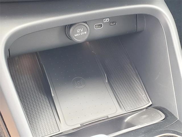 Photo of 2026 Metallic Volvo XC40
