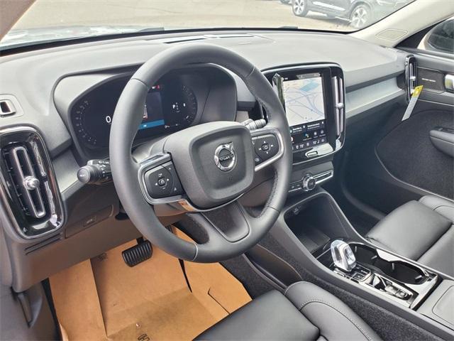Photo of 2026 Metallic Volvo XC40