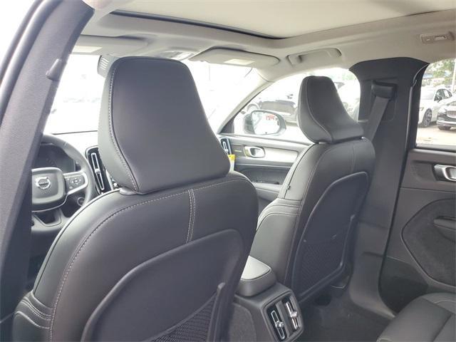 Photo of 2026 Metallic Volvo XC40
