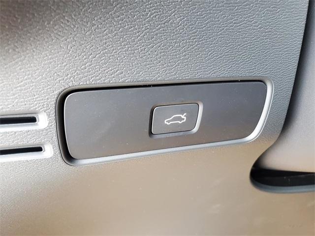 Photo of 2026 Metallic Volvo XC40