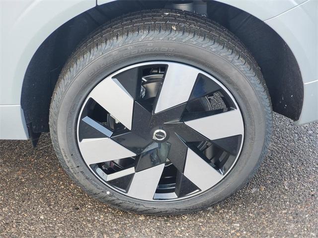 Photo of 2025 Metallic Volvo XC60 Plug-In Hybrid
