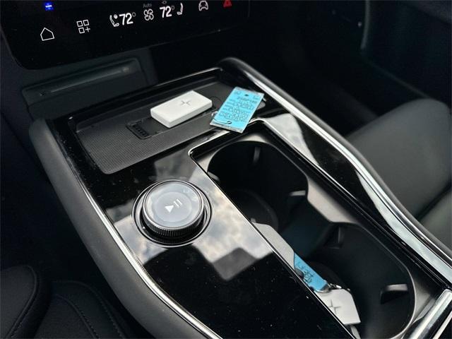 Photo of 2025 Snow Metallic Polestar 3