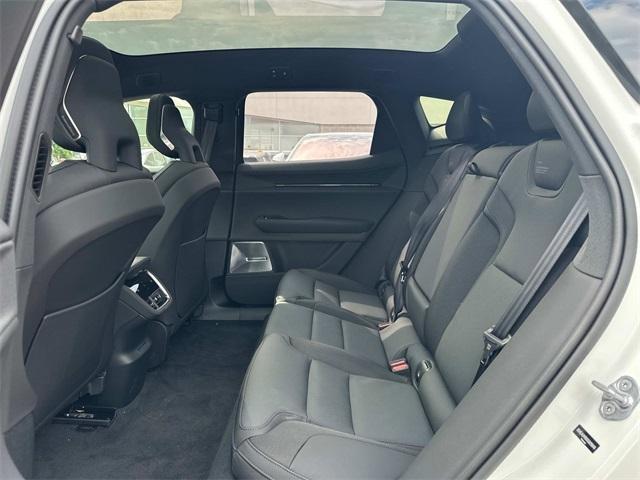 Photo of 2025 Snow Metallic Polestar 3