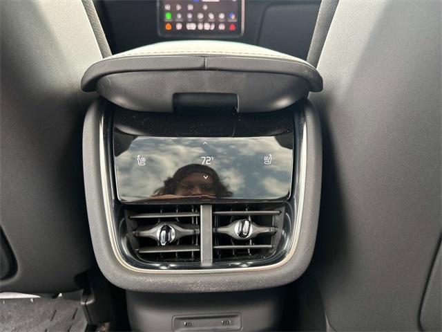 Photo of 2025 Snow Metallic Polestar 3