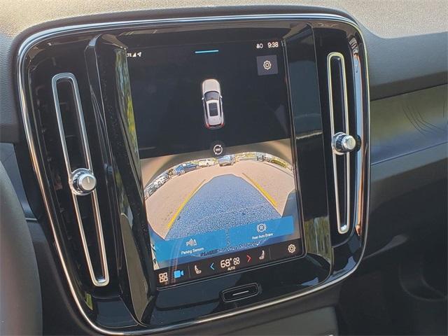 Photo of 2023 Crystal White Metallic Volvo XC40 Recharge Pure Electric