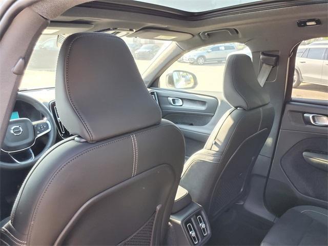 Photo of 2023 Crystal White Metallic Volvo XC40 Recharge Pure Electric