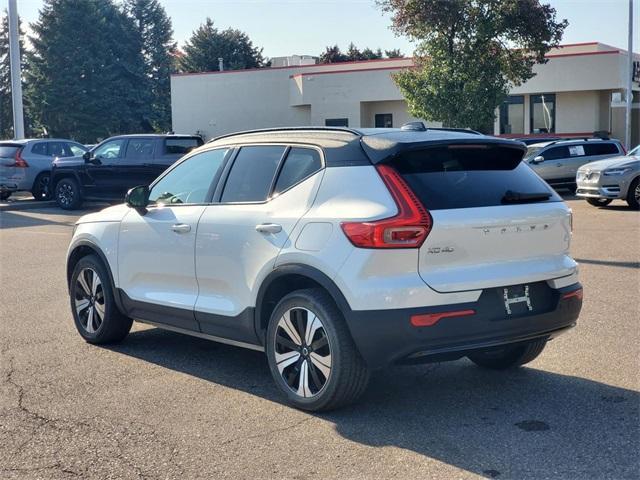 Photo of 2023 Crystal White Metallic Volvo XC40 Recharge Pure Electric