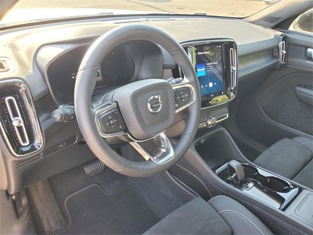 Photo of 2023 Crystal White Metallic Volvo XC40 Recharge Pure Electric