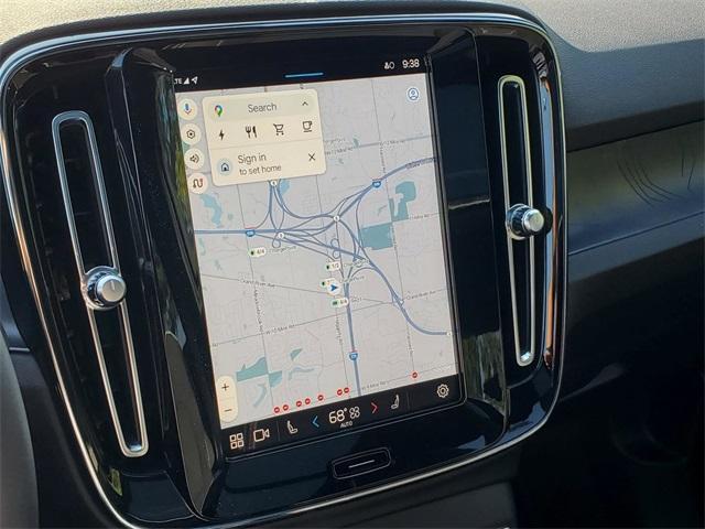 Photo of 2023 Crystal White Metallic Volvo XC40 Recharge Pure Electric