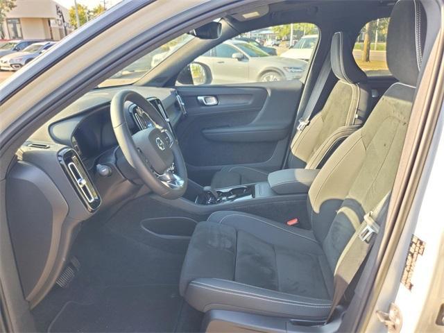 Photo of 2023 Crystal White Metallic Volvo XC40 Recharge Pure Electric