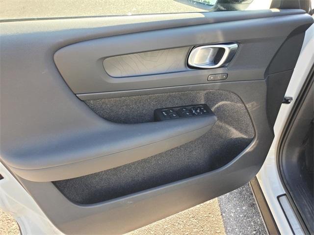 Photo of 2023 Crystal White Metallic Volvo XC40 Recharge Pure Electric