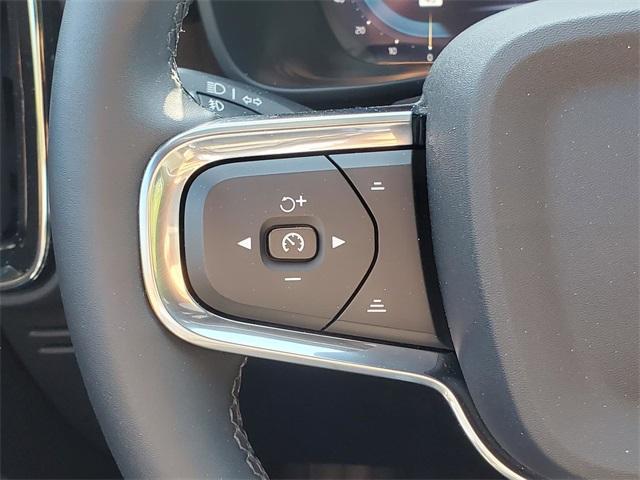 Photo of 2023 Crystal White Metallic Volvo XC40 Recharge Pure Electric