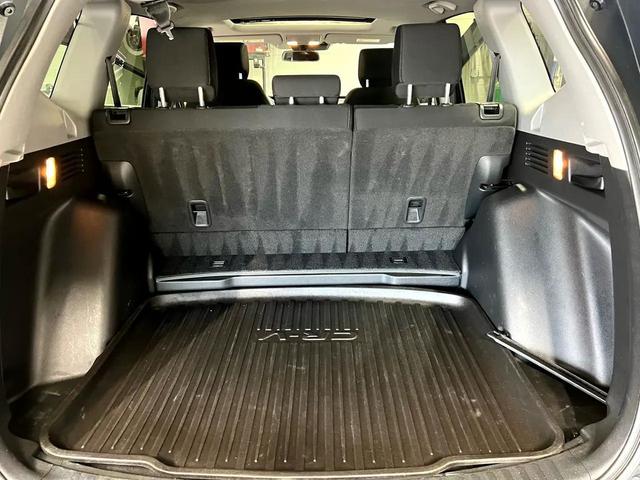 Photo of 2020 Crystal Black Pearl Honda CR-V