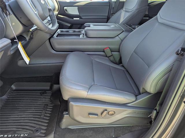 Photo of 2025 Dark Ford Expedition