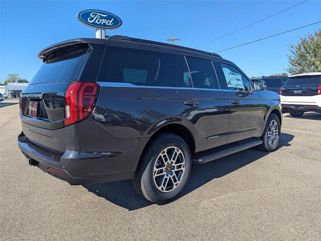 Photo of 2025 Dark Ford Expedition