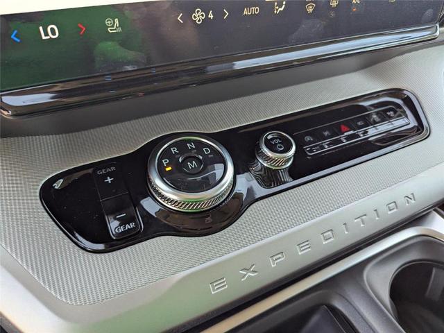 Photo of 2025 Dark Ford Expedition