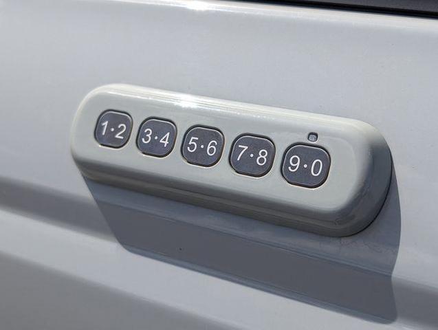 Photo of 2022 Green Ford Bronco