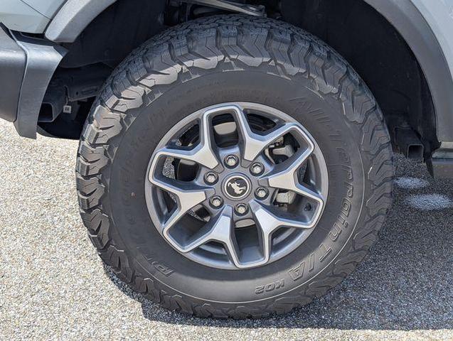 Photo of 2022 Green Ford Bronco