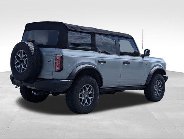 Photo of 2022 Green Ford Bronco