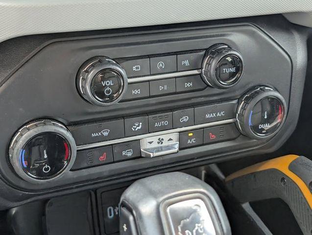 Photo of 2022 Green Ford Bronco