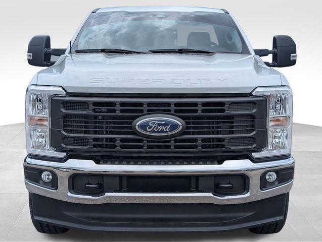 Photo of 2024 White Ford F-350