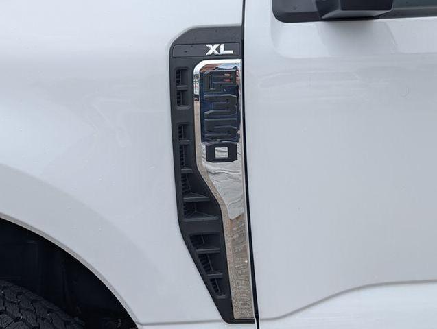 Photo of 2024 White Ford F-350