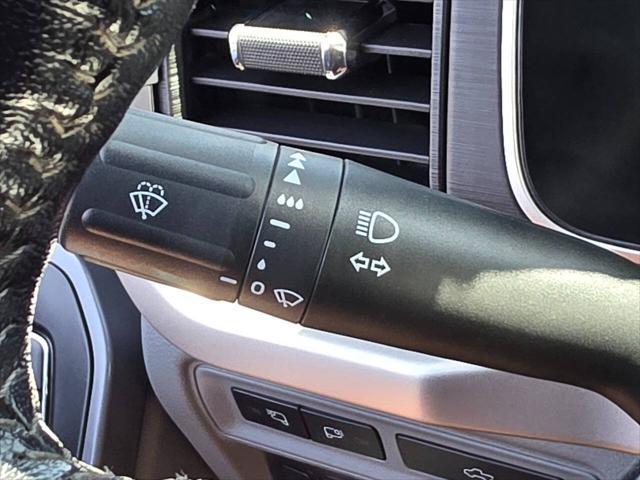 Photo of 2022 White Ford F-150