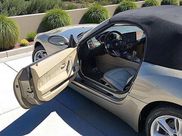 Photo of 2004 Gold BMW Z4