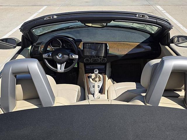 Photo of 2004 Gold BMW Z4