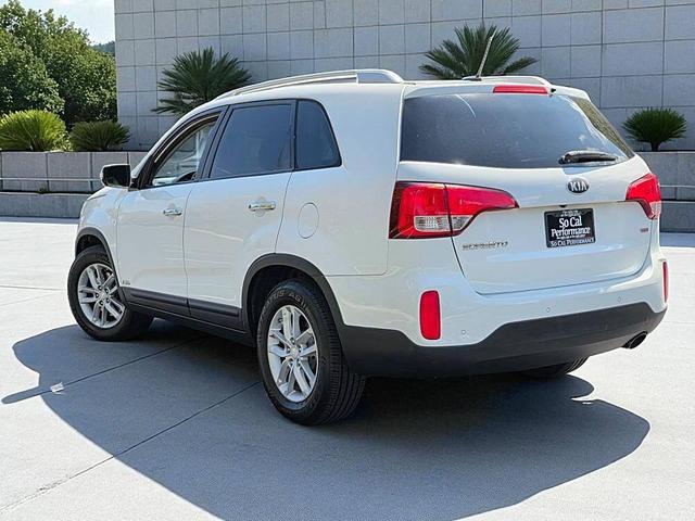Photo of 2014 Snow White Pearl Kia Sorento