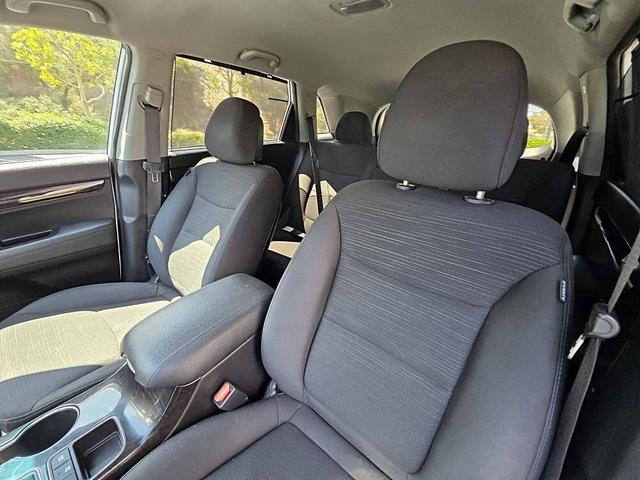 Photo of 2014 Snow White Pearl Kia Sorento