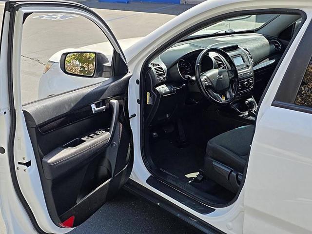 Photo of 2014 Snow White Pearl Kia Sorento