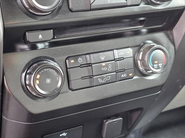 Photo of 2016 Oxford White Ford F-150